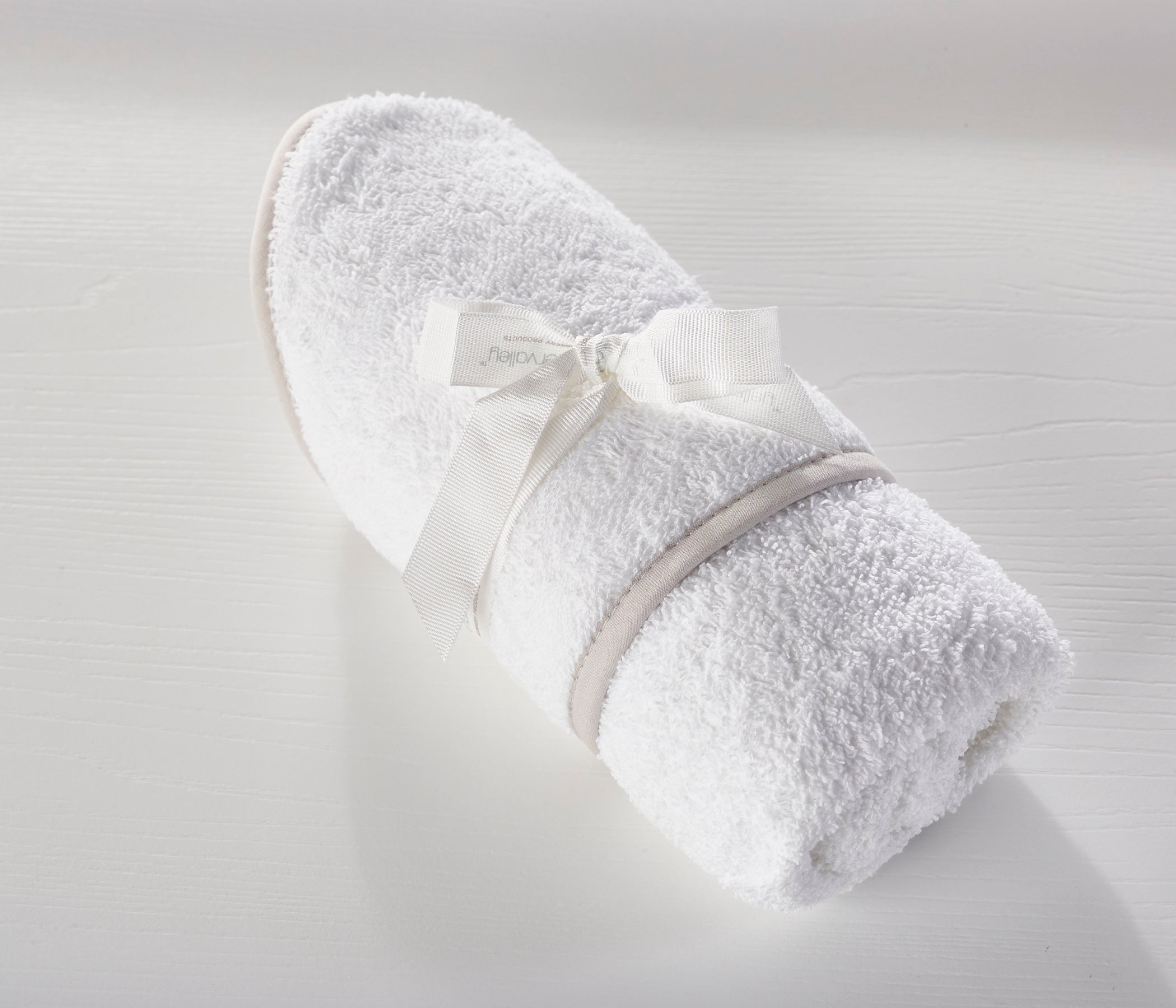 Kinder Valley White Hooded Towel