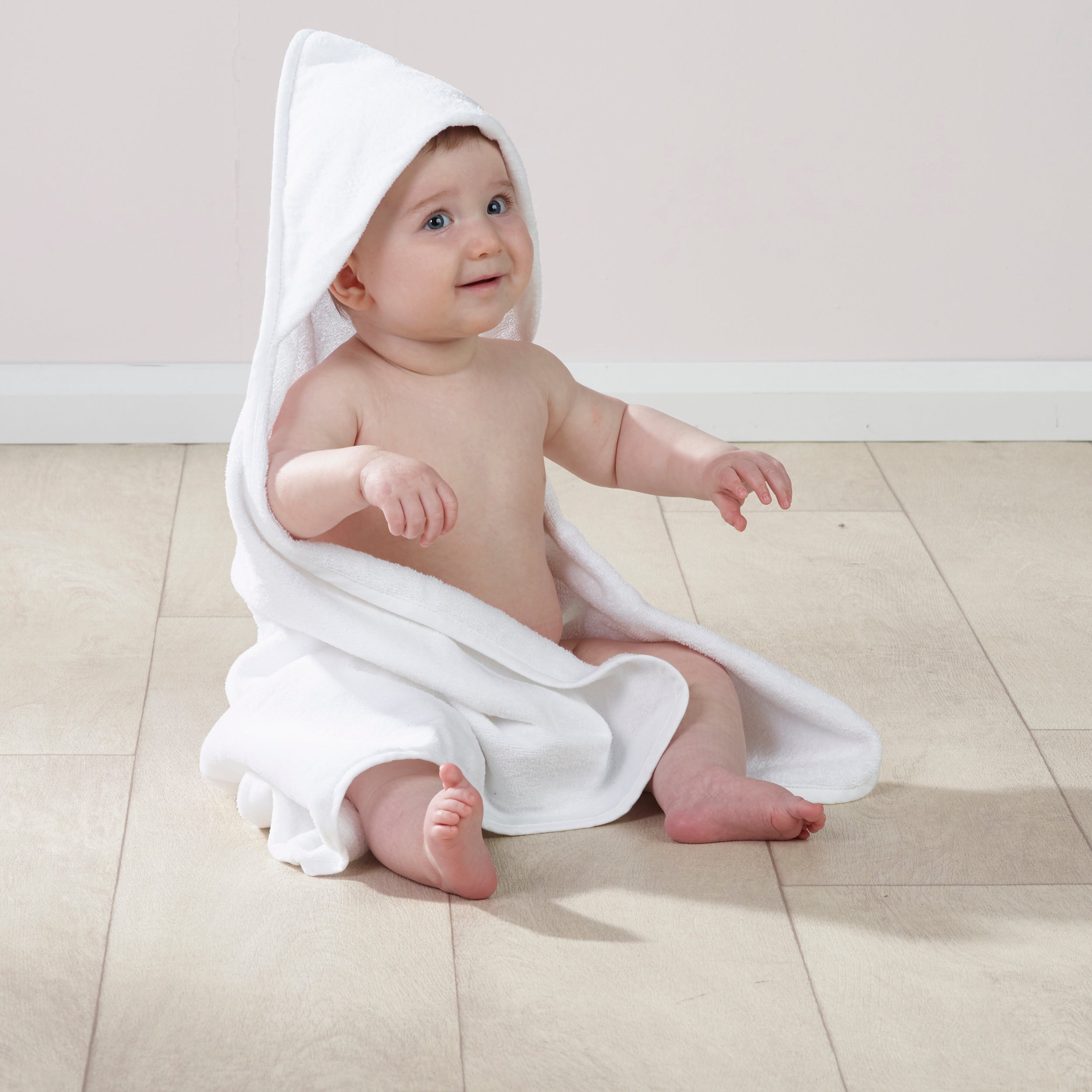 Kinder Valley White Hooded Towel