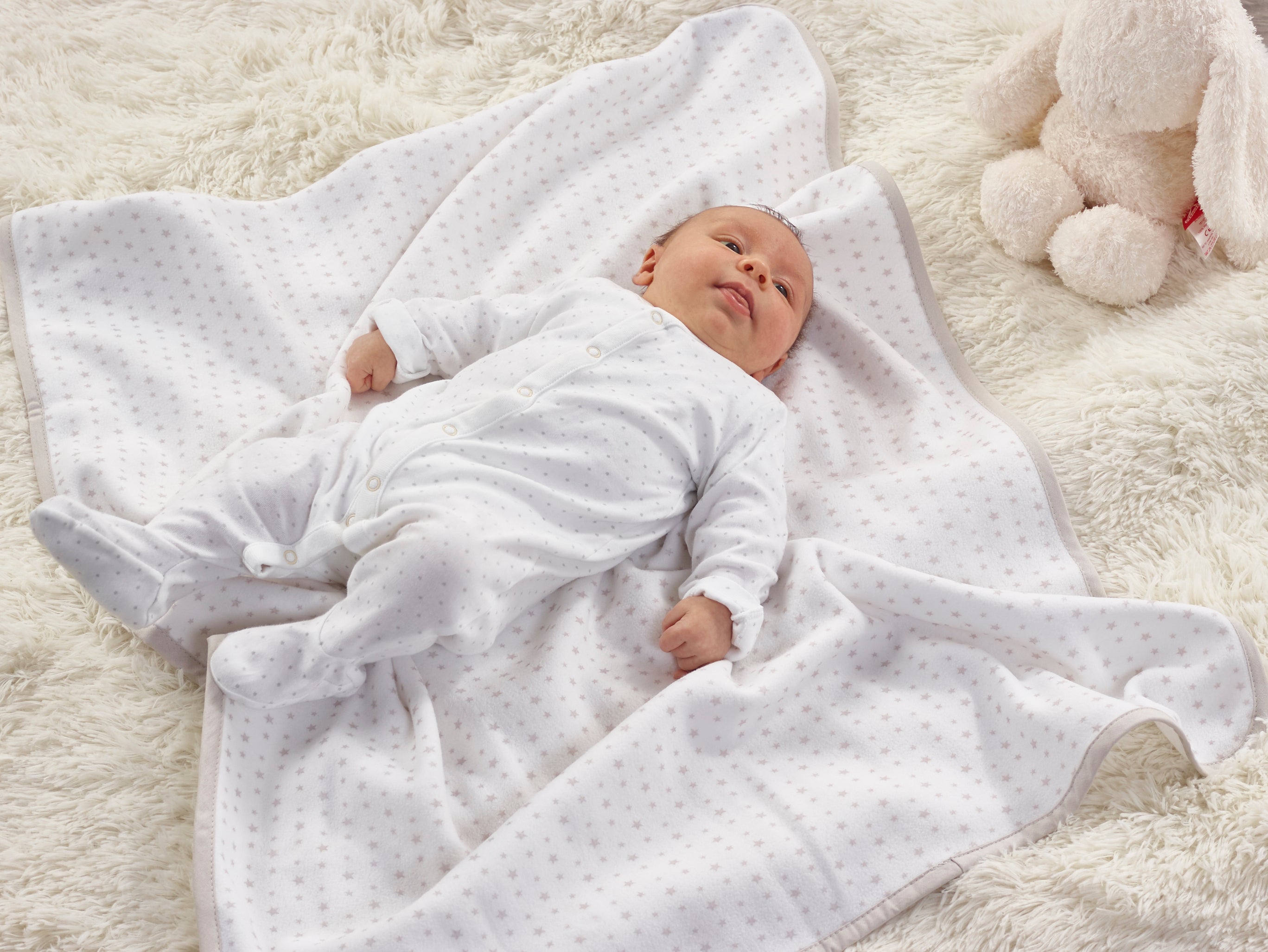 Kinder Valley Stars Print Fleece Blanket