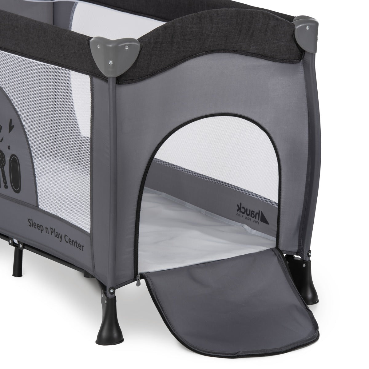 Hauck Sleep N Play Center Travel Cot Little Hero