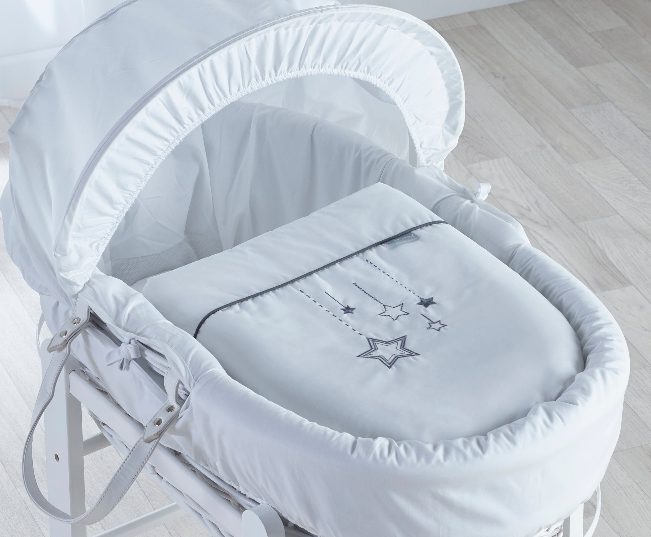 Kinder Valley White Wish Upon a Star Wicker Moses Basket with White Rocker Stand