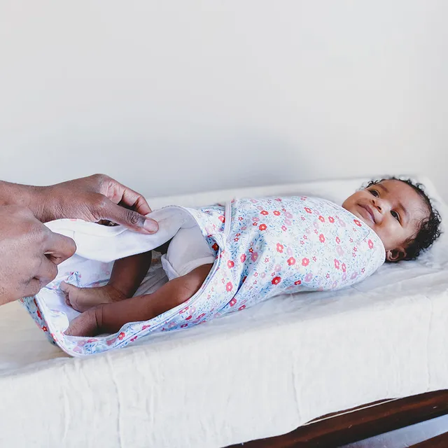 مجموعة لفافات قماط سهلة من Aden + Anais، مكونة من 3 قطع بنقشة زهور خيالية، من عمر 4 إلى 6 أشهر