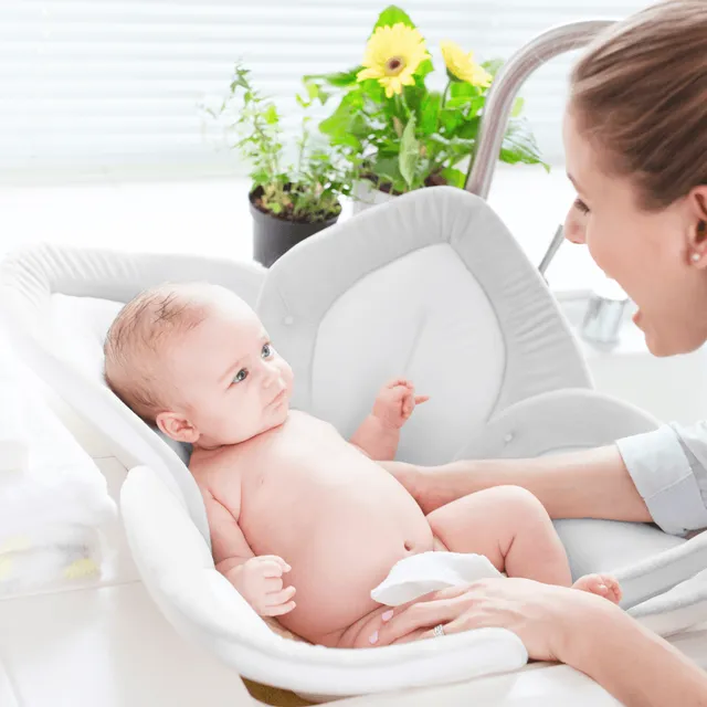 حمام الأطفال المزهر مع اللوتس مع أزرار كبس رمادي أبيض أصفر