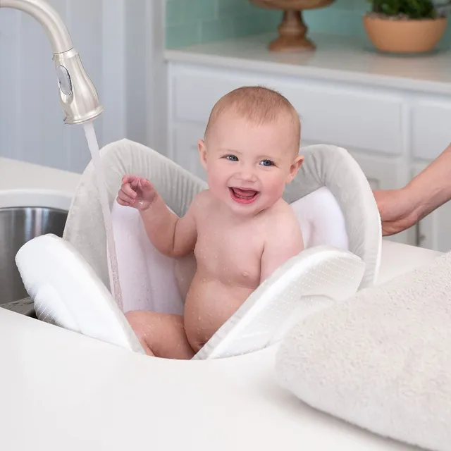 حمام الأطفال المزهر مع اللوتس مع أزرار كبس رمادي أبيض أصفر