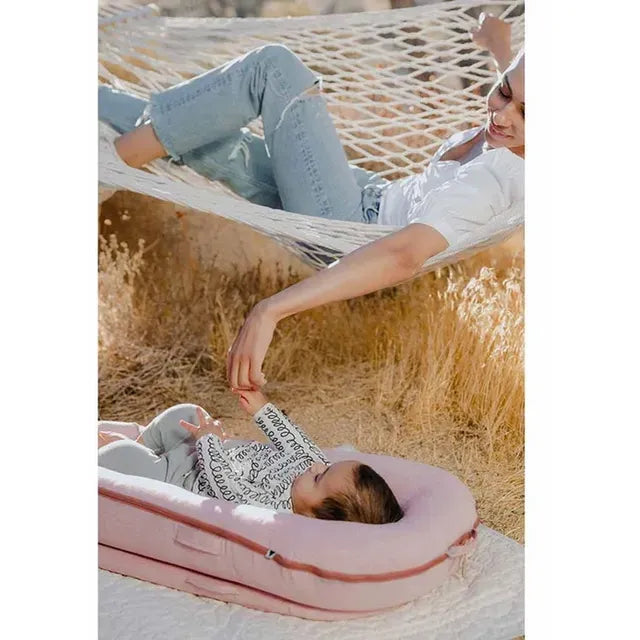 Dockatot Deluxe+ Pod Ginger Chambray