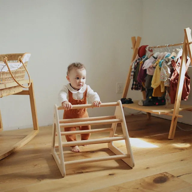 لعبة Kinderfeets Pikler Triple Climber Triangle صغيرة