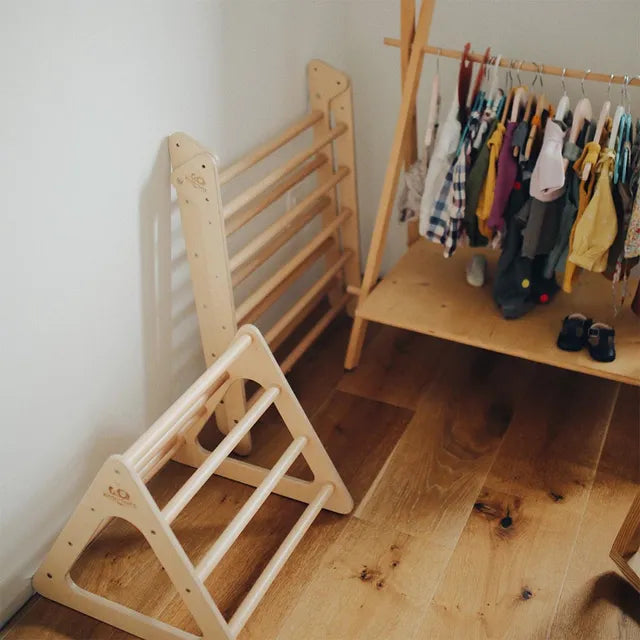 لعبة Kinderfeets Pikler Triple Climber Triangle صغيرة