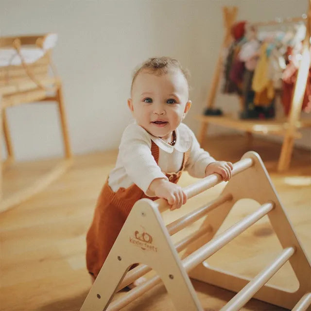 لعبة Kinderfeets Pikler Triple Climber Triangle صغيرة