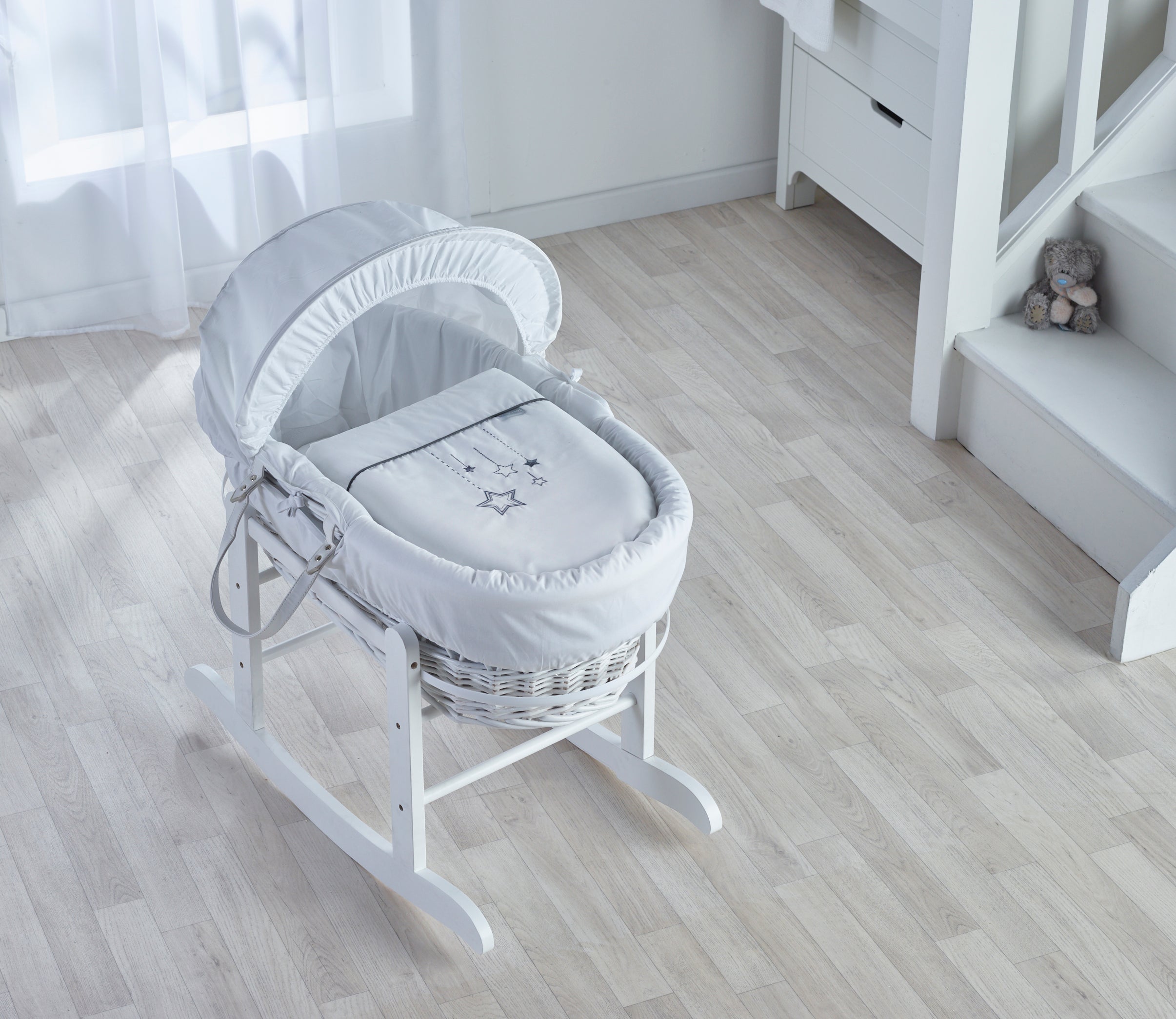 Kinder Valley White Wish Upon a Star Wicker Moses Basket with White Rocker Stand