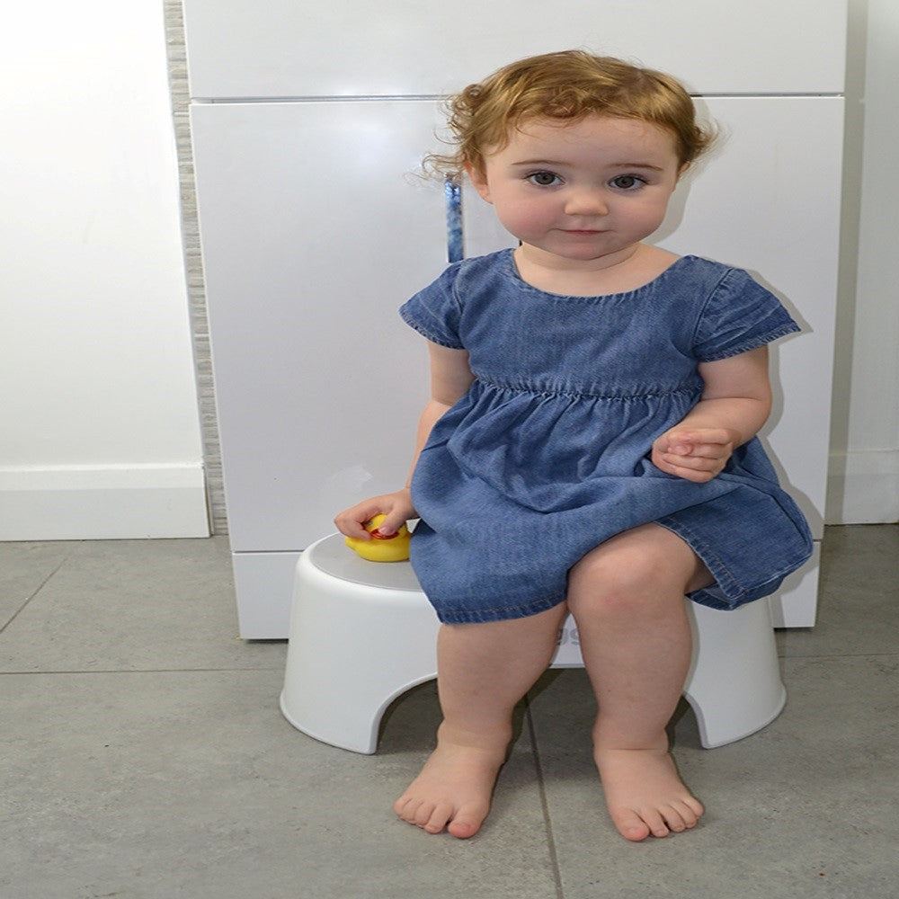 Shnuggle Kids Light Weight Step Stool White