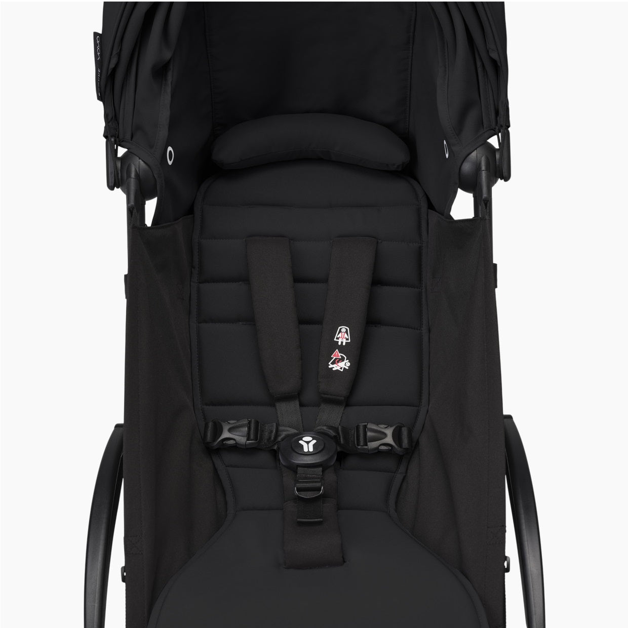 إطار Stokke YOYO³ أبيض مع عبوة ملونة باللون الأسود للأطفال من عمر 6 أشهر فما فوق 