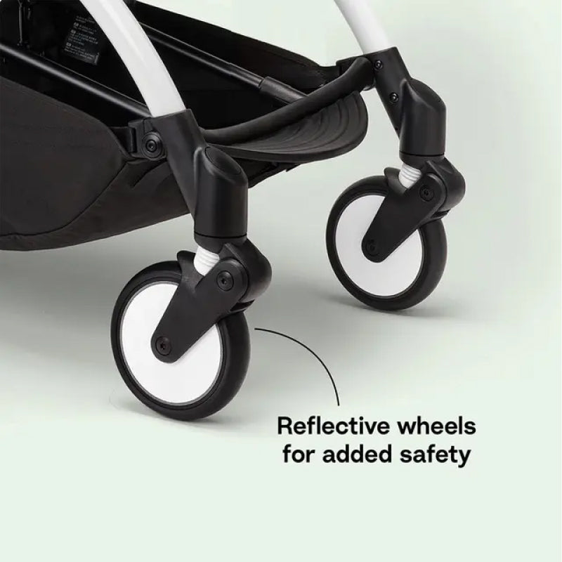 إطار Stokke YOYO³ أبيض مع عبوة ألوان زيتونية للأطفال من عمر 6 أشهر فما فوق 