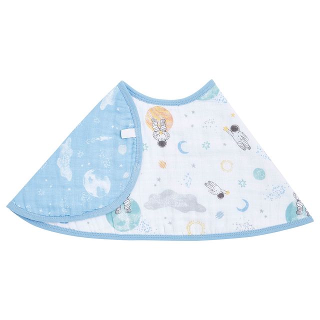 مريلة أطفال من قماش موسلين من Aden + Anais Essentials بتصميم مستكشفي الفضاء