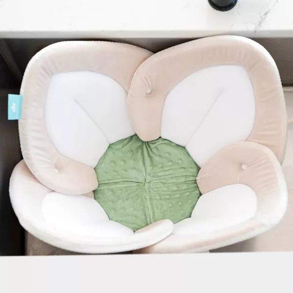 Blooming Bath Lotus with Snaps Cream White Olive