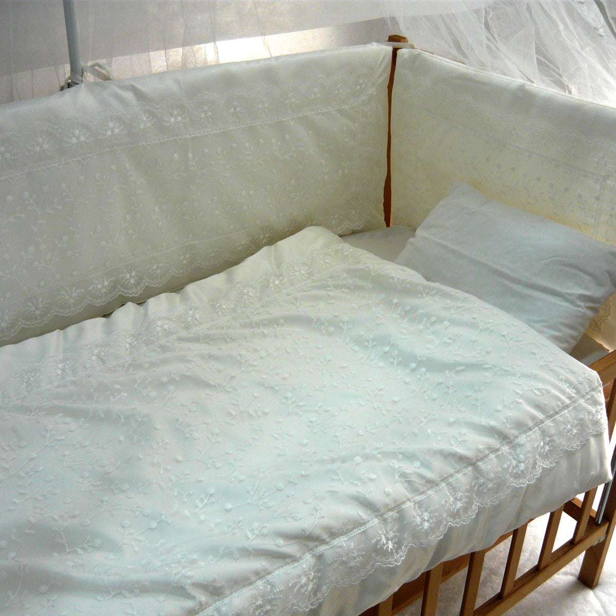 Elmalella Jasmine Bedding Set Dantel