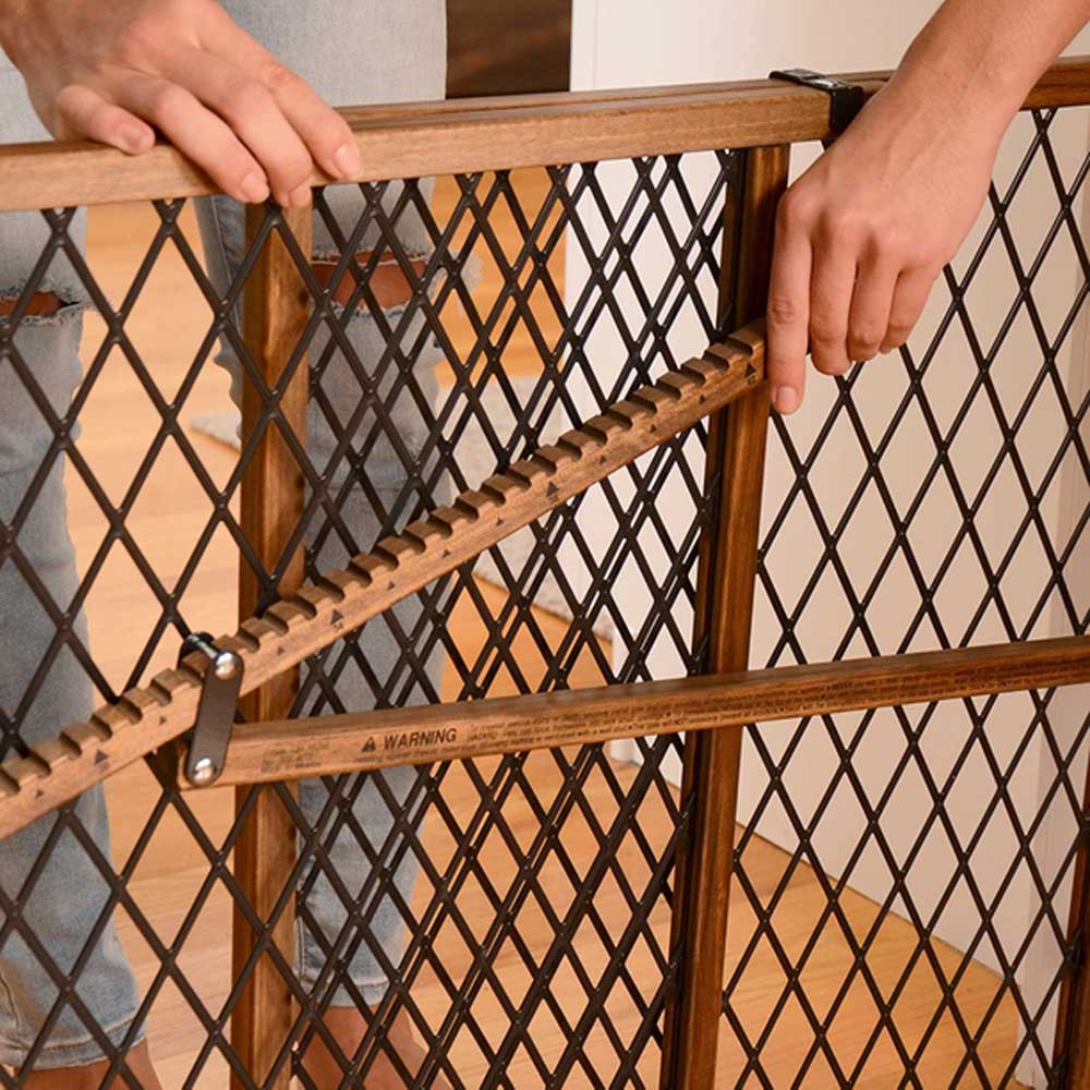 Evenflo Position & Lock Pressure Mount Baby Gate 6M 24M