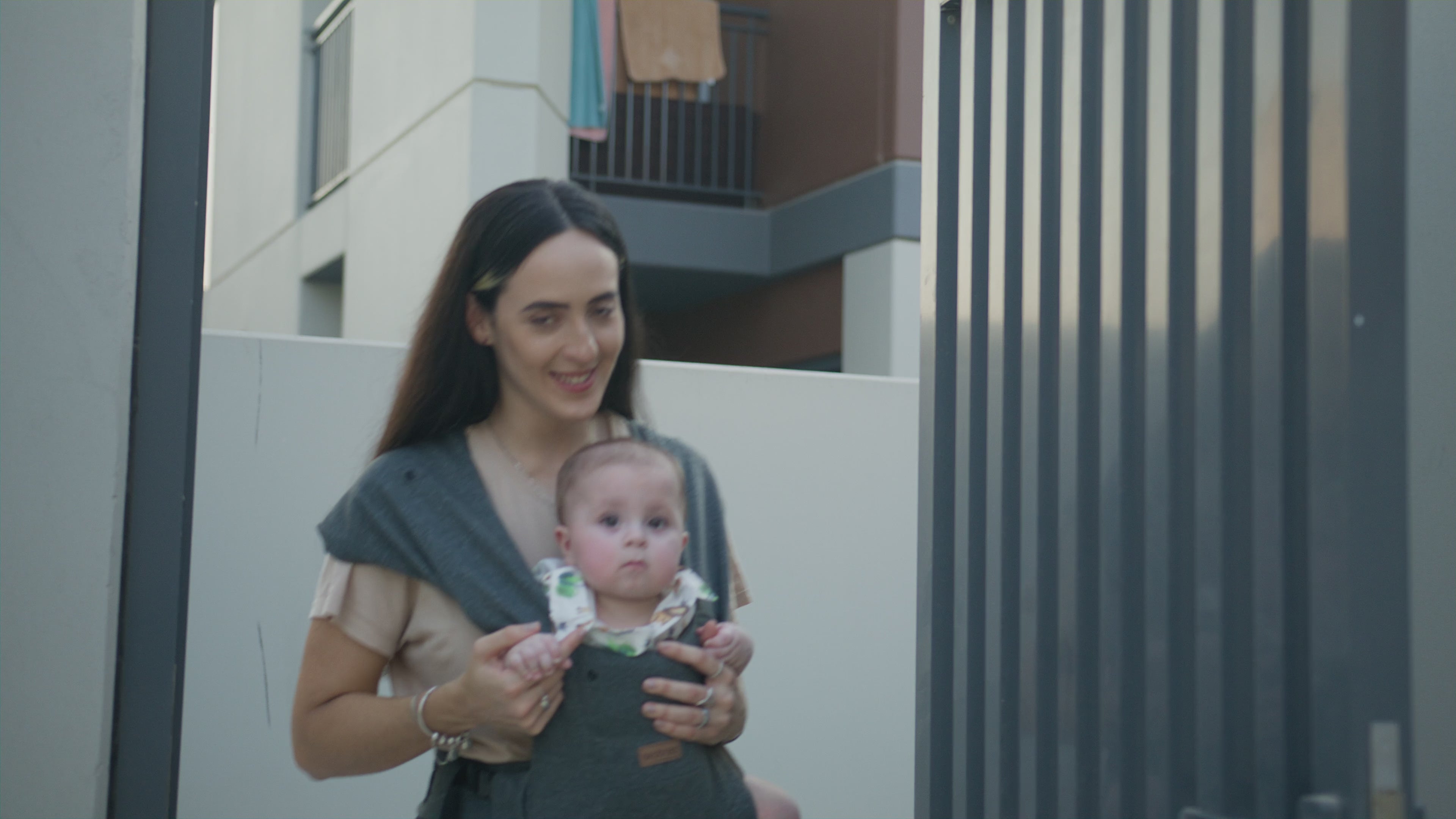 Neobreez ZAVII 2 in 1 Baby Carrier Lightweight Ergonomic Dark Grey